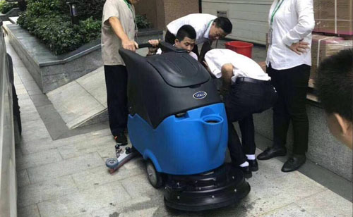 你知道怎么做能够延长洗地机的使用寿命吗? 洗地机