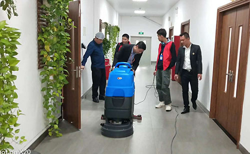 十五分钟,全自动洗地机能给你创造一个什么工作环境? 全自动洗地机